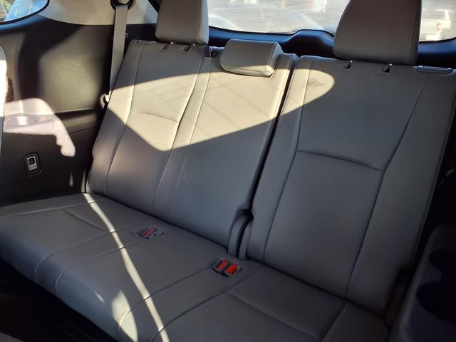 Used 2023 Toyota Highlander Limited image 19