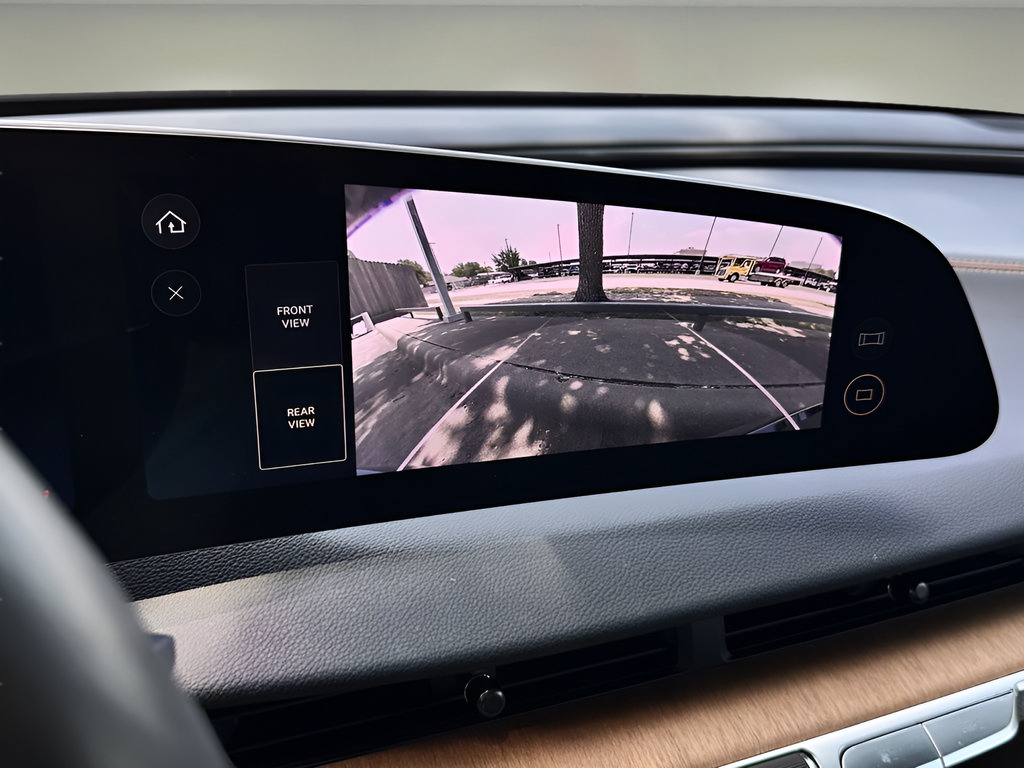 Used 2023 Lucid Air Touring AWD/4WD image 9