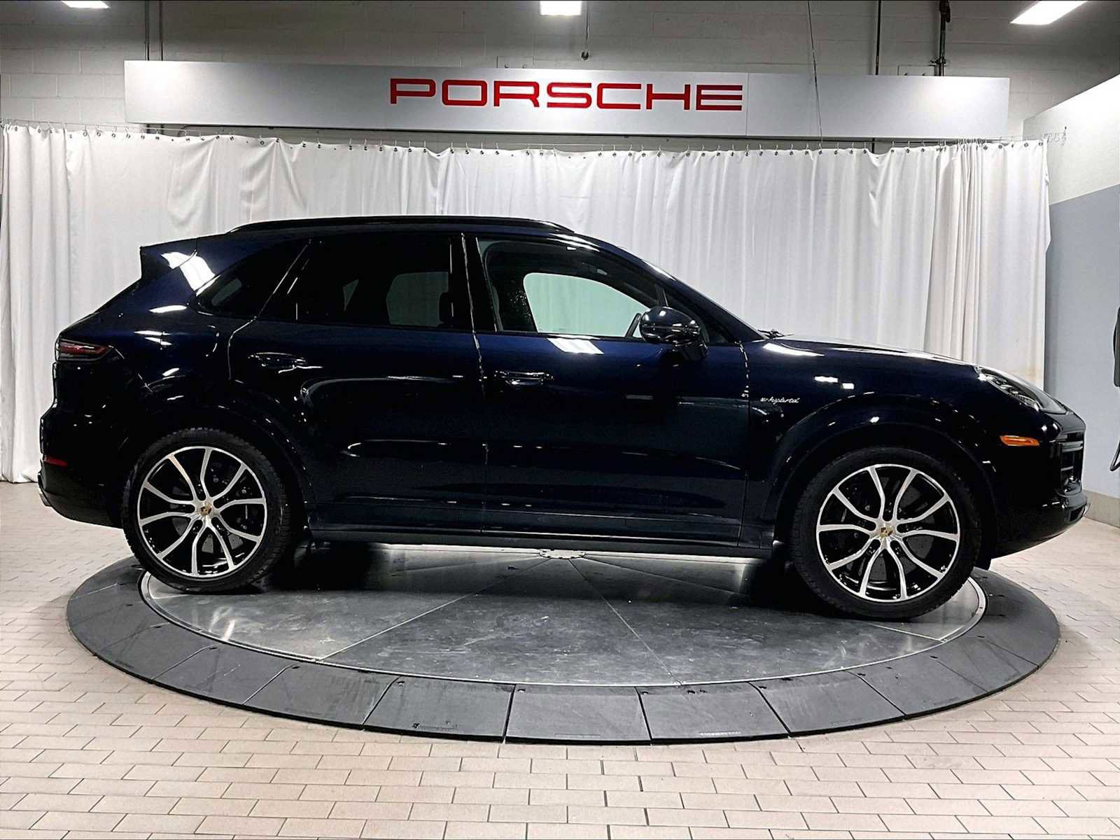 Used 2023 Porsche Cayenne Turbo S image 11