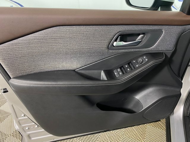 Used 2022 Nissan Rogue SV image 20