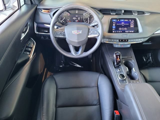 Certified 2023 Cadillac XT4 Luxury w/ Cold Weather Package FWD image 16