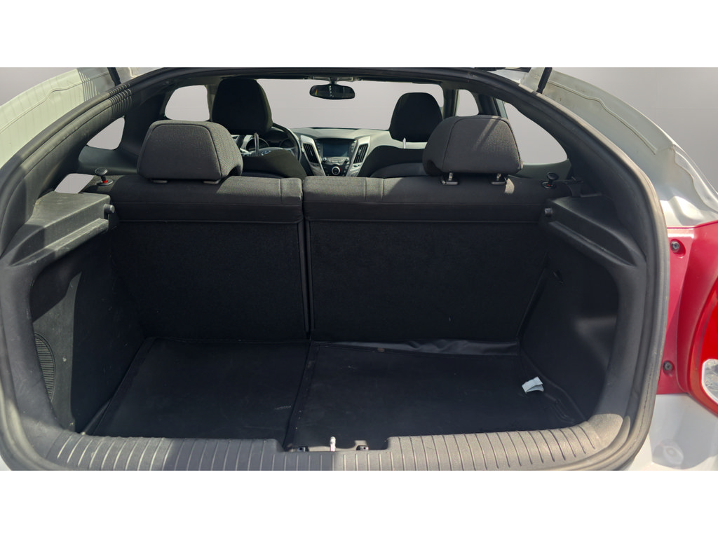 Used 2017 Hyundai Veloster Value Edition FWD image 9