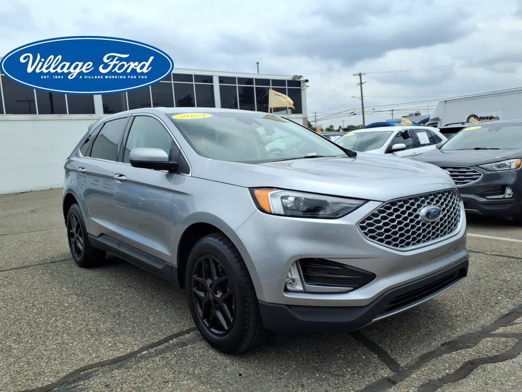 Certified 2024 Ford Edge SEL w/ Convenience Package AWD/4WD image 4