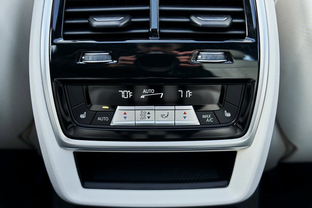 Used 2024 BMW ALPINA XB7 image 63