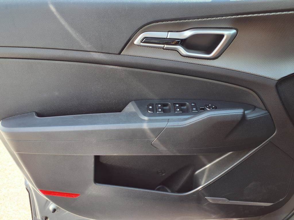 Used 2023 Kia Sportage LX image 24