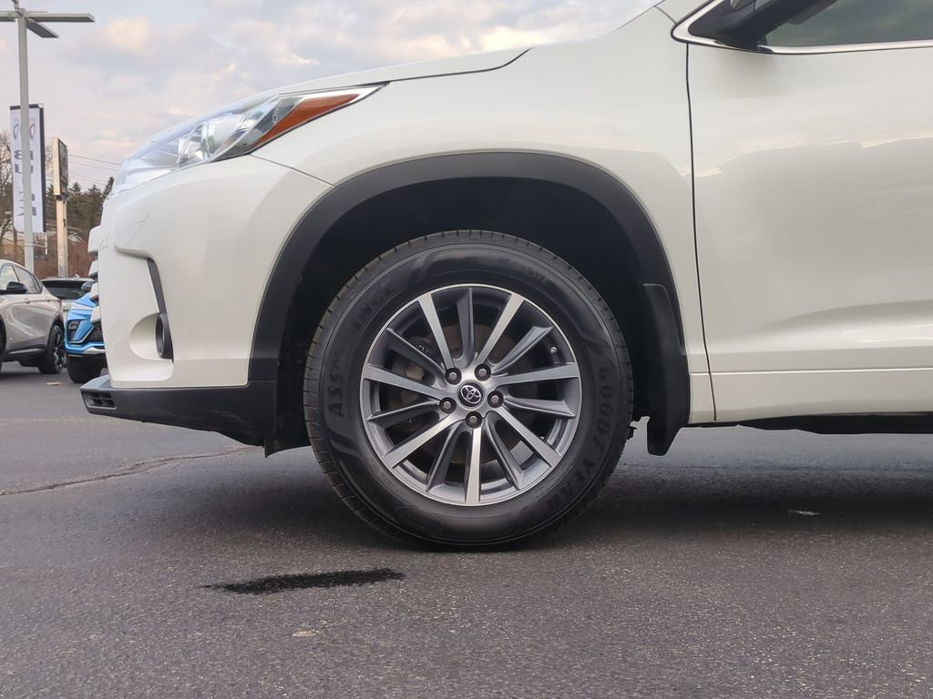 Used 2017 Toyota Highlander XLE image 16