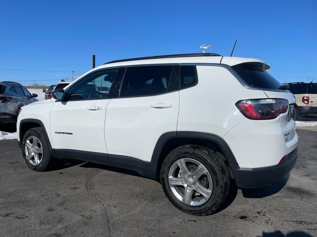 Used 2024 Jeep Compass Latitude AWD/4WD image 5