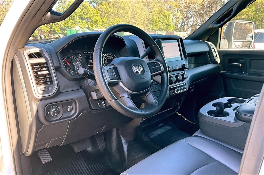 Used 2024 RAM 5500 Tradesman w/ Chrome Appearance Group image 14