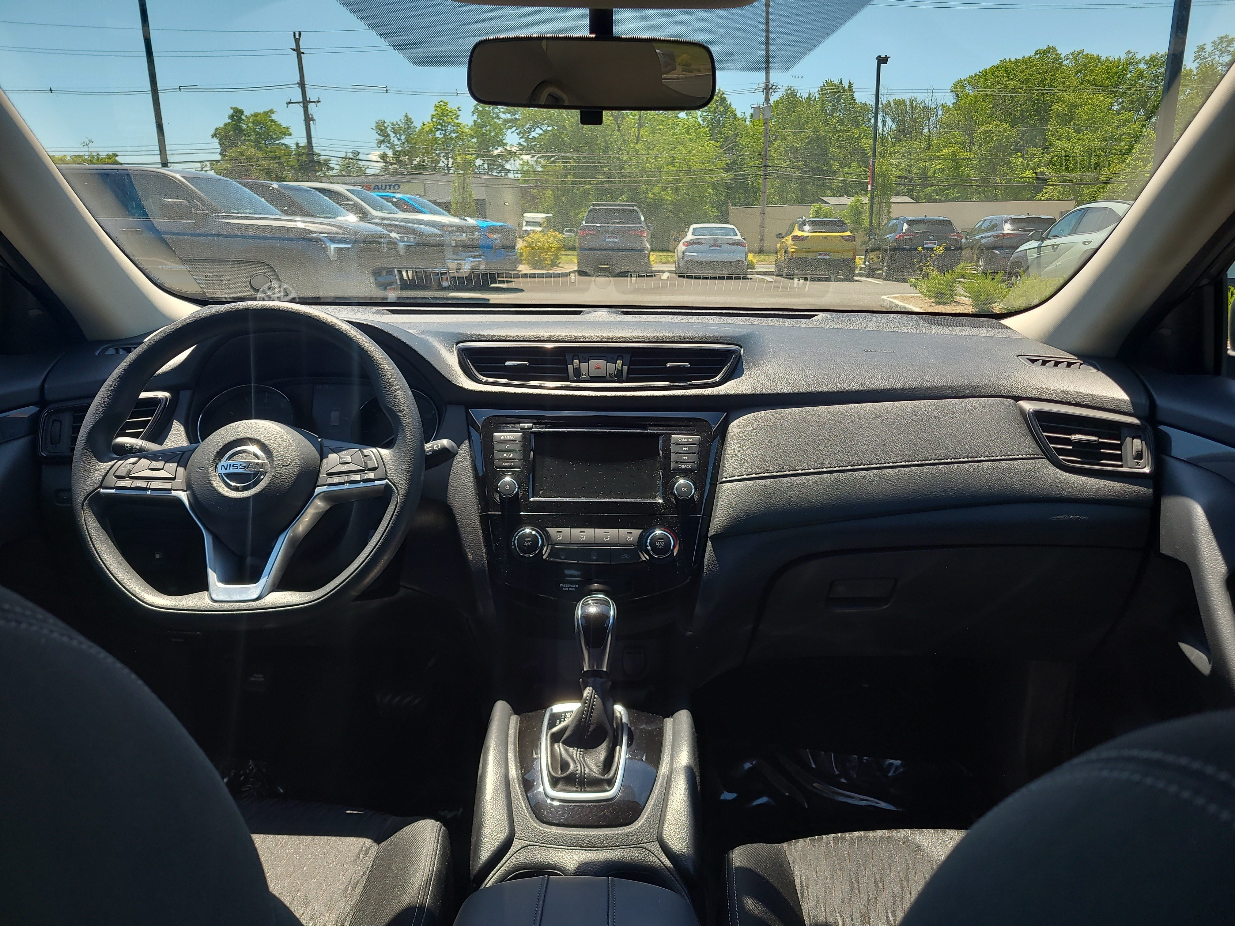 Used 2018 Nissan Rogue S AWD/4WD image 18