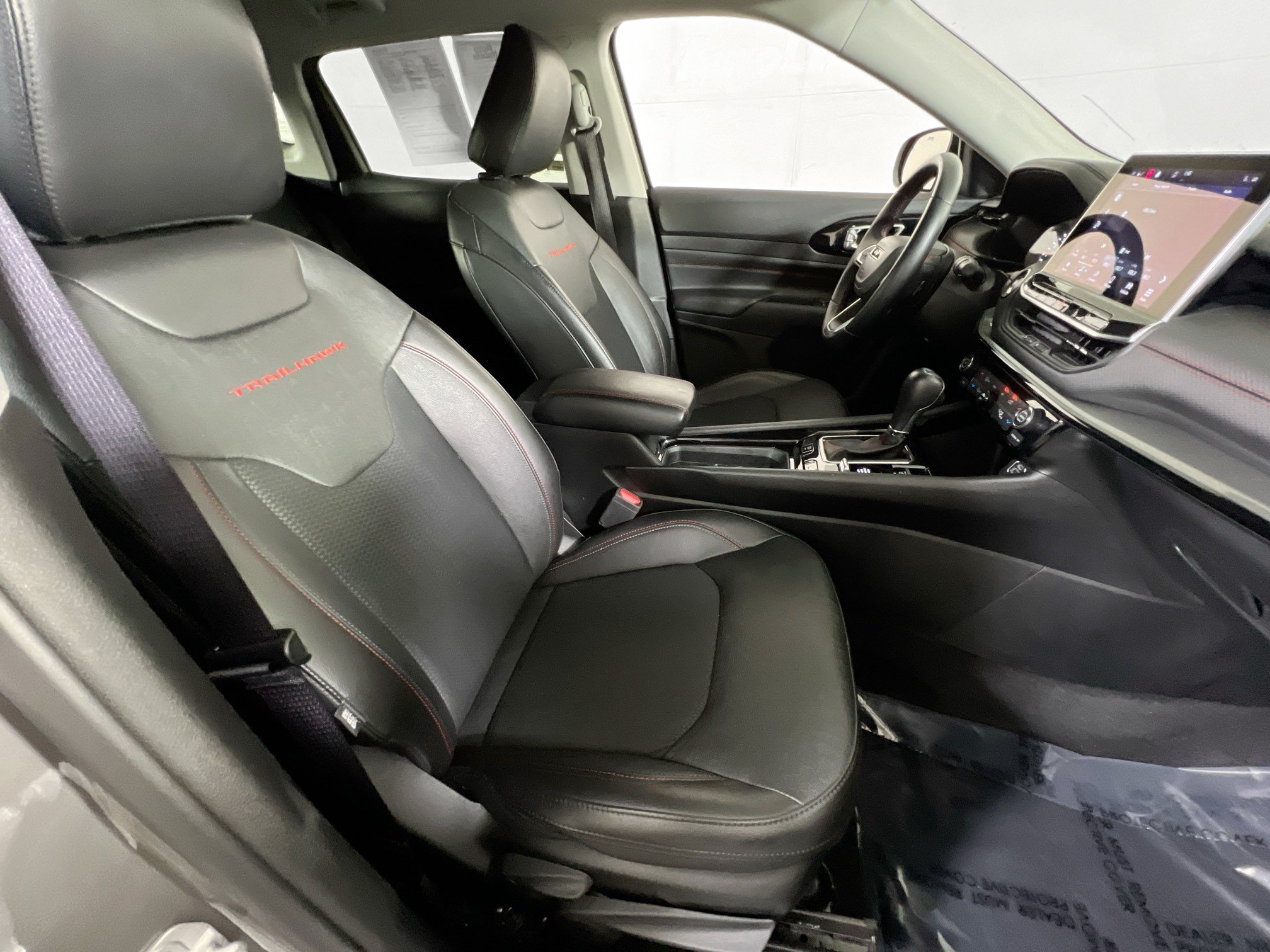 Used 2022 Jeep Compass Trailhawk w/ Trailhawk Convenience Group AWD/4WD image 26