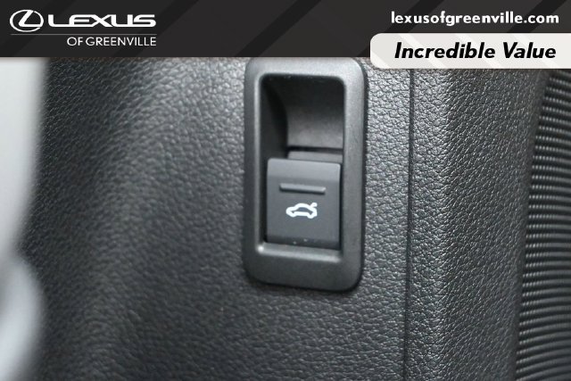 Used 2020 Audi Q3 2.0T Premium w/ Convenience Package AWD/4WD image 16