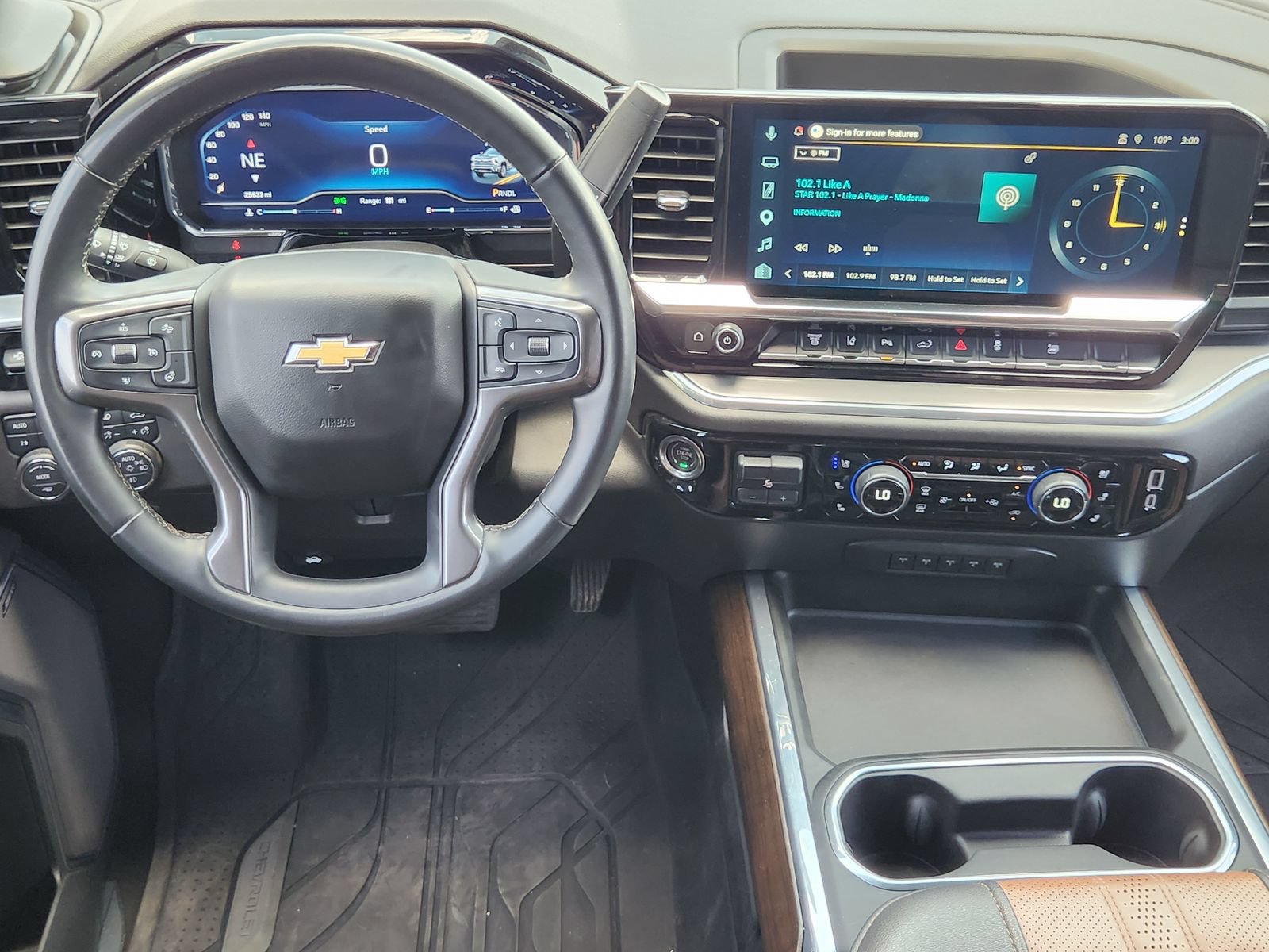 Used 2025 Chevrolet Silverado 3500 High Country w/ High Country Premium Package AWD/4WD image 30