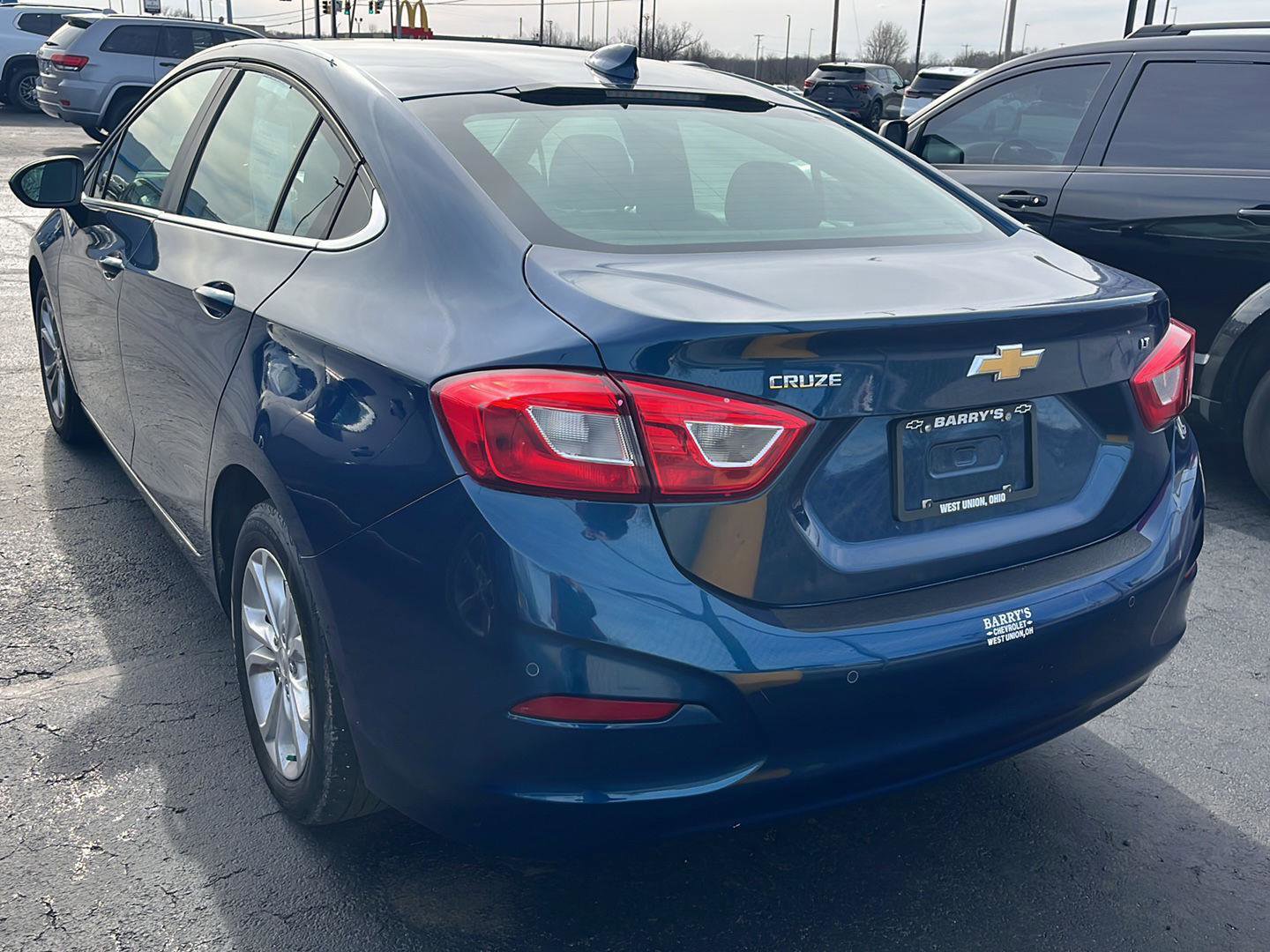 Used 2019 Chevrolet Cruze LT w/ Convenience Package image 3