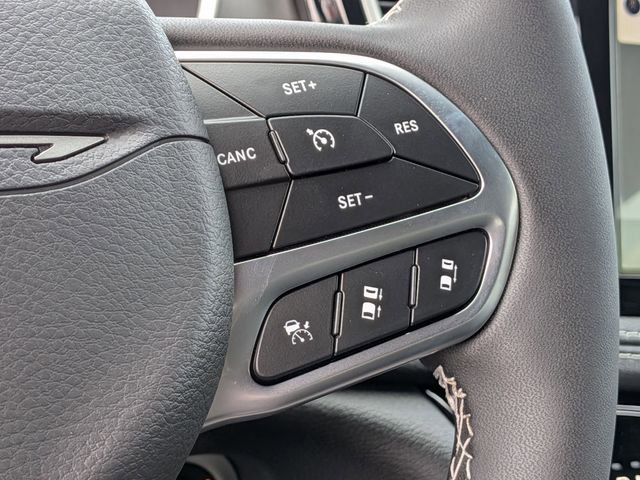 New 2027 Chrysler Pacifica Select FWD image 14
