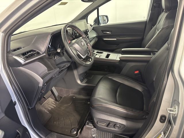 Used 2022 Toyota Sienna XSE AWD/4WD image 14
