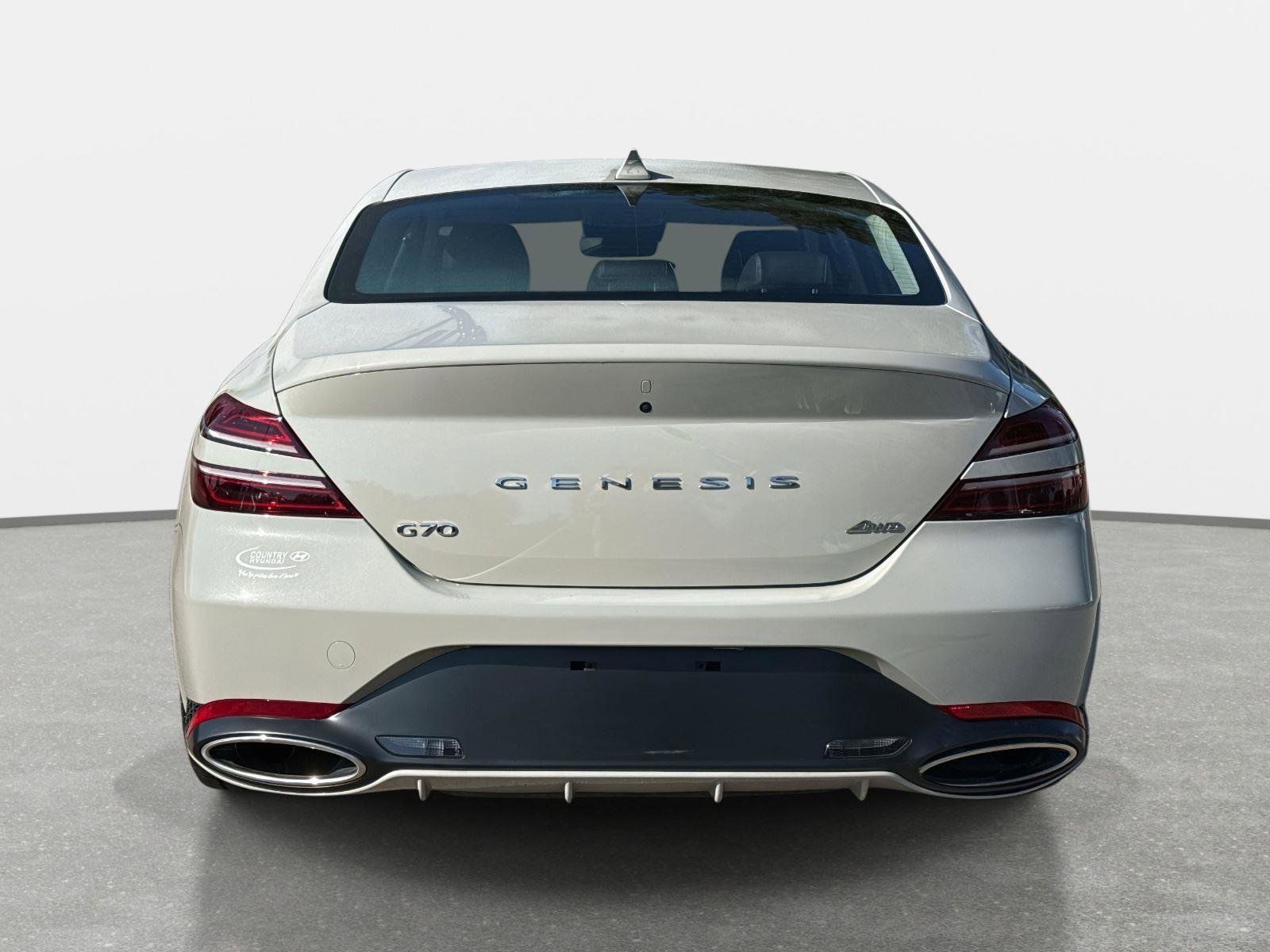 Used 2025 Genesis G70 2.5T image 6