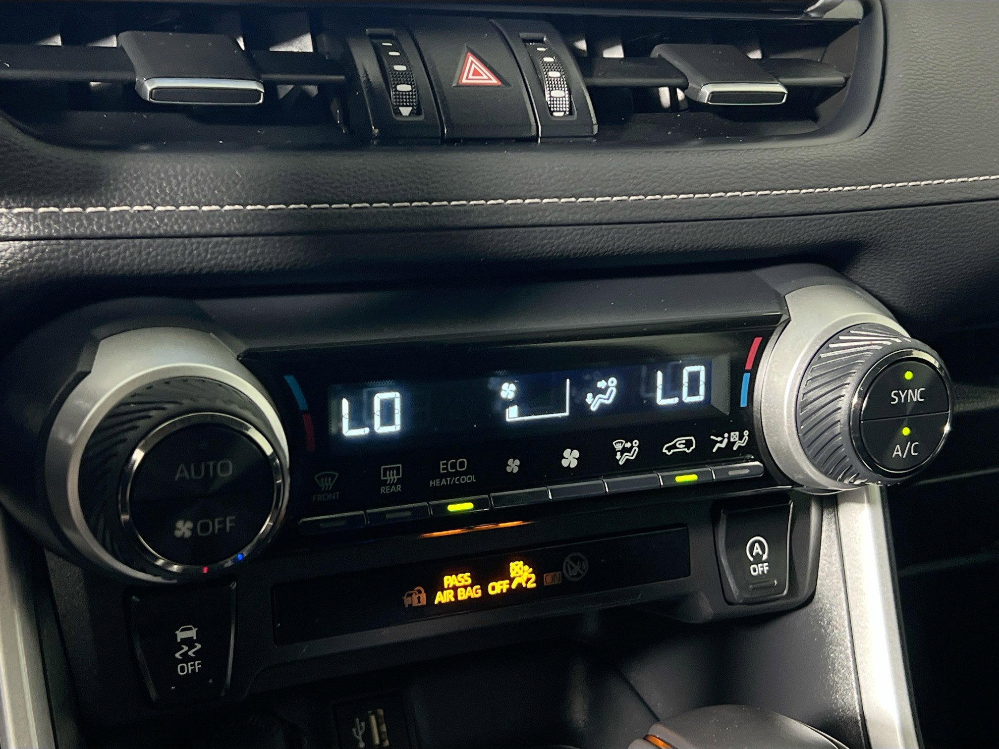 Used 2025 Toyota RAV4 XLE Premium image 27