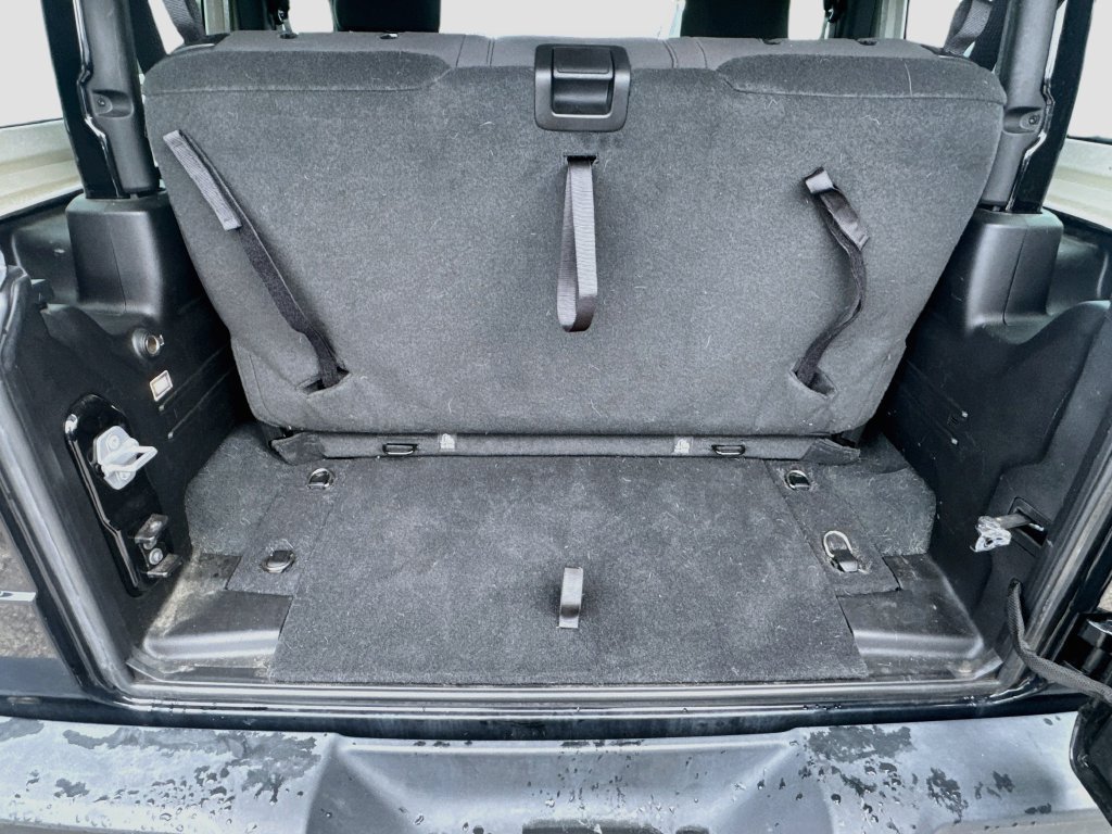 Used 2022 Jeep Wrangler Sport AWD/4WD image 28