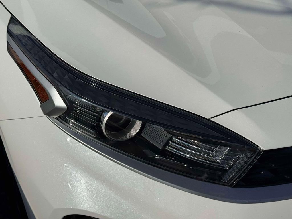 Used 2023 Kia Forte LXS w/ LXS Technology Package image 8