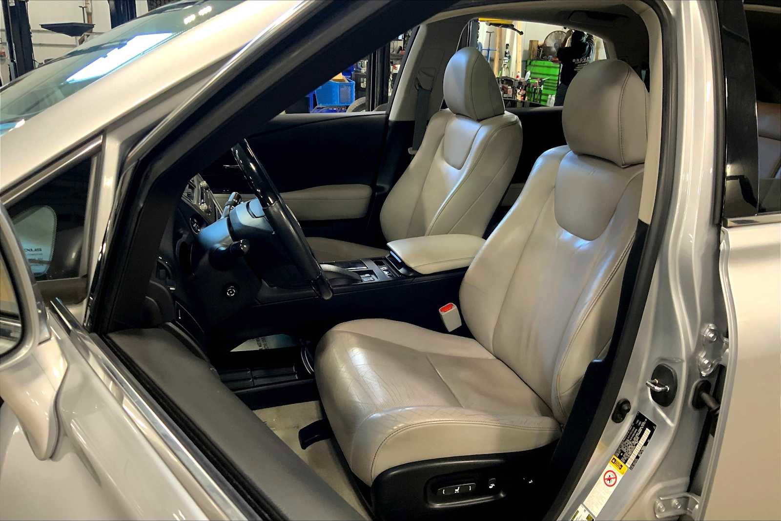 Used 2015 Lexus RX 450h AWD image 9