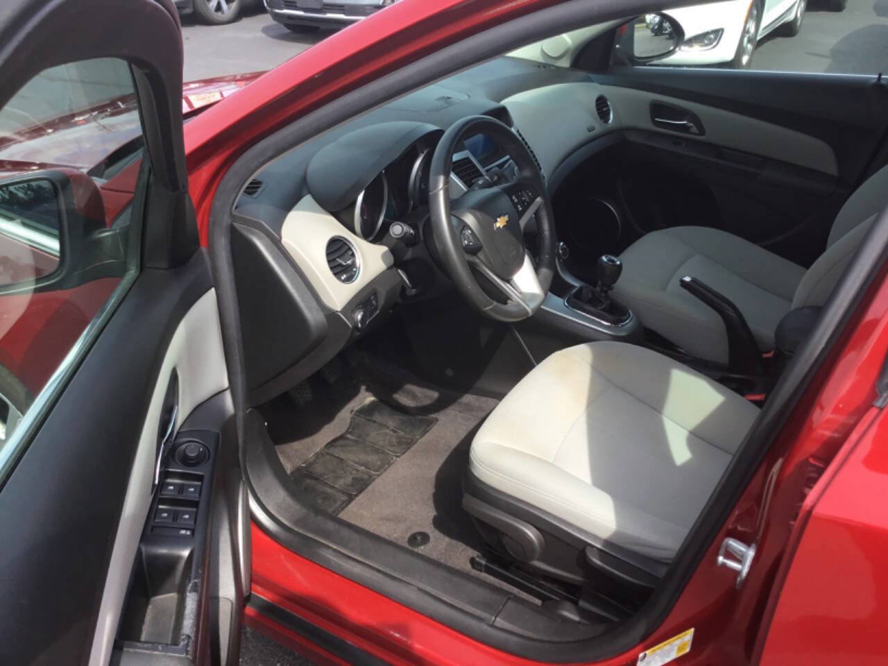 Used 2011 Chevrolet Cruze Eco FWD image 9