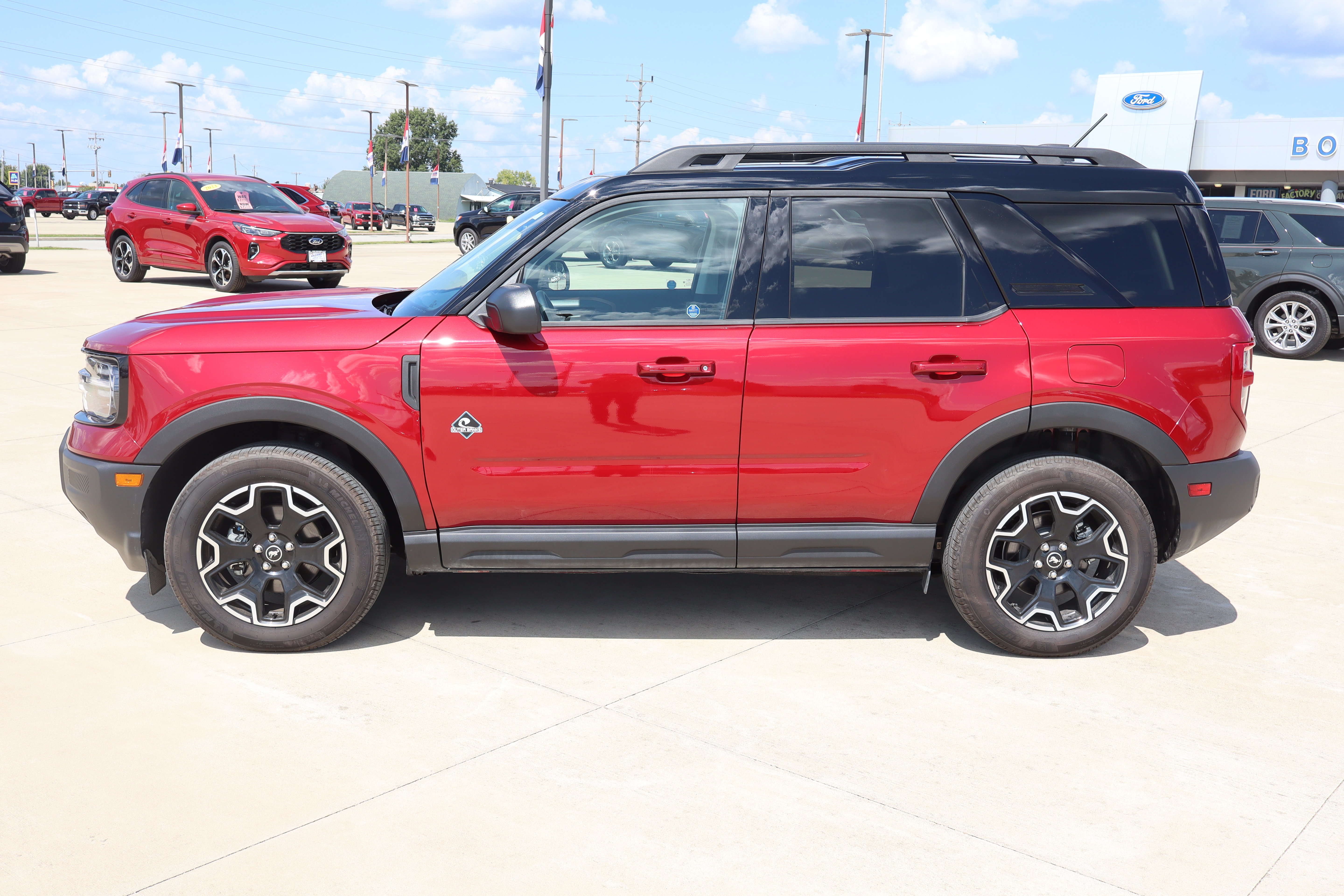 Used 2025 Ford Bronco Sport Outer Banks AWD/4WD image 8