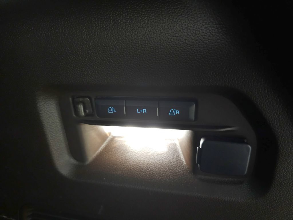 Used 2023 Ford Explorer King Ranch w/ Technology Package AWD/4WD image 8