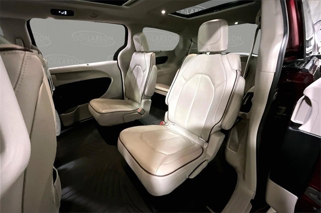 Used 2017 Chrysler Pacifica Limited w/ UConnect Theater Package image 14