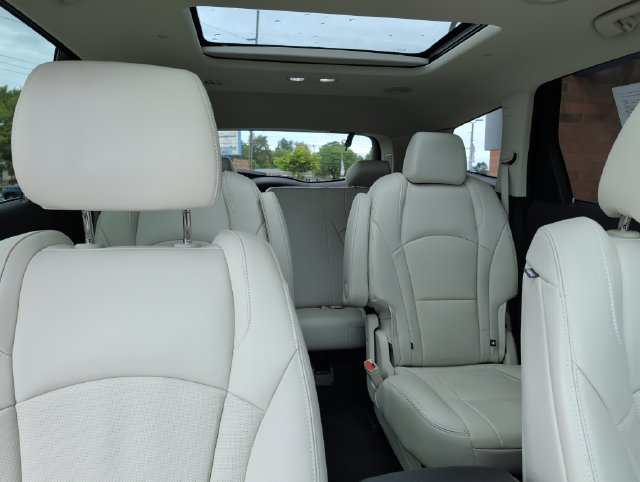 Used 2024 Buick Enclave Premium w/ Experience Buick Package FWD image 34