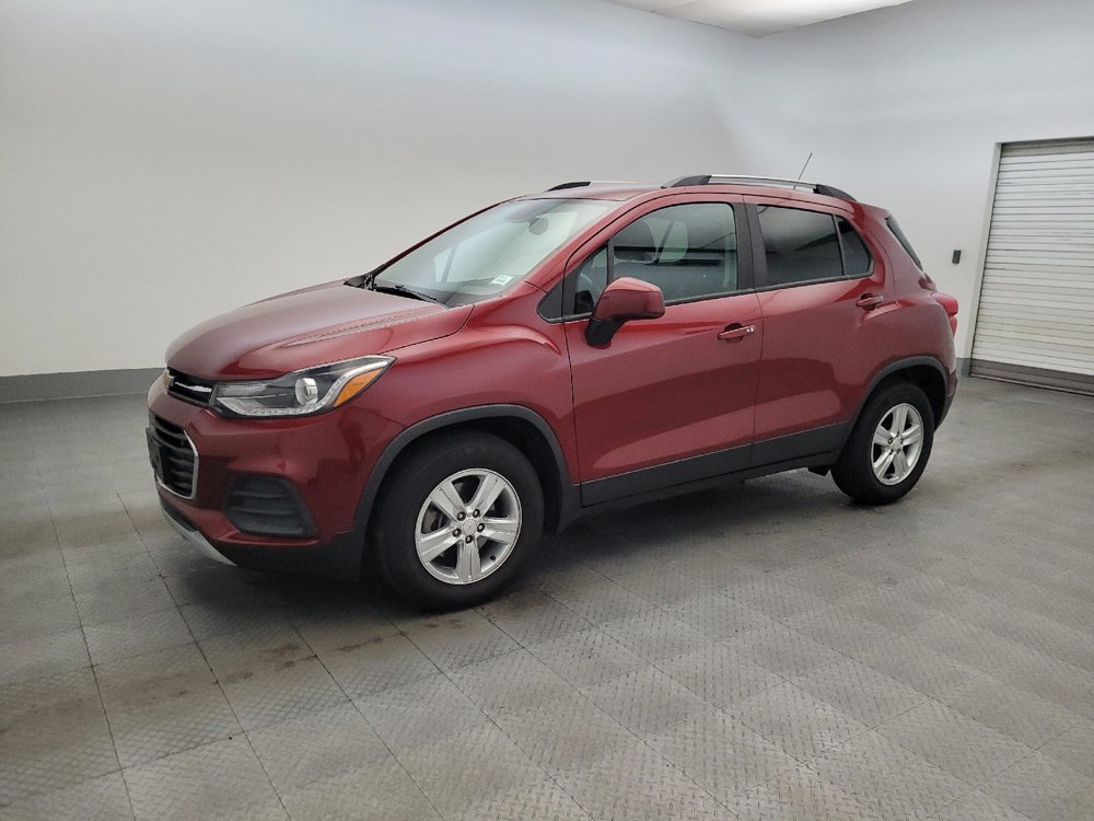 Used 2021 Chevrolet Trax LT w/ Driver Confidence Package FWD image 2