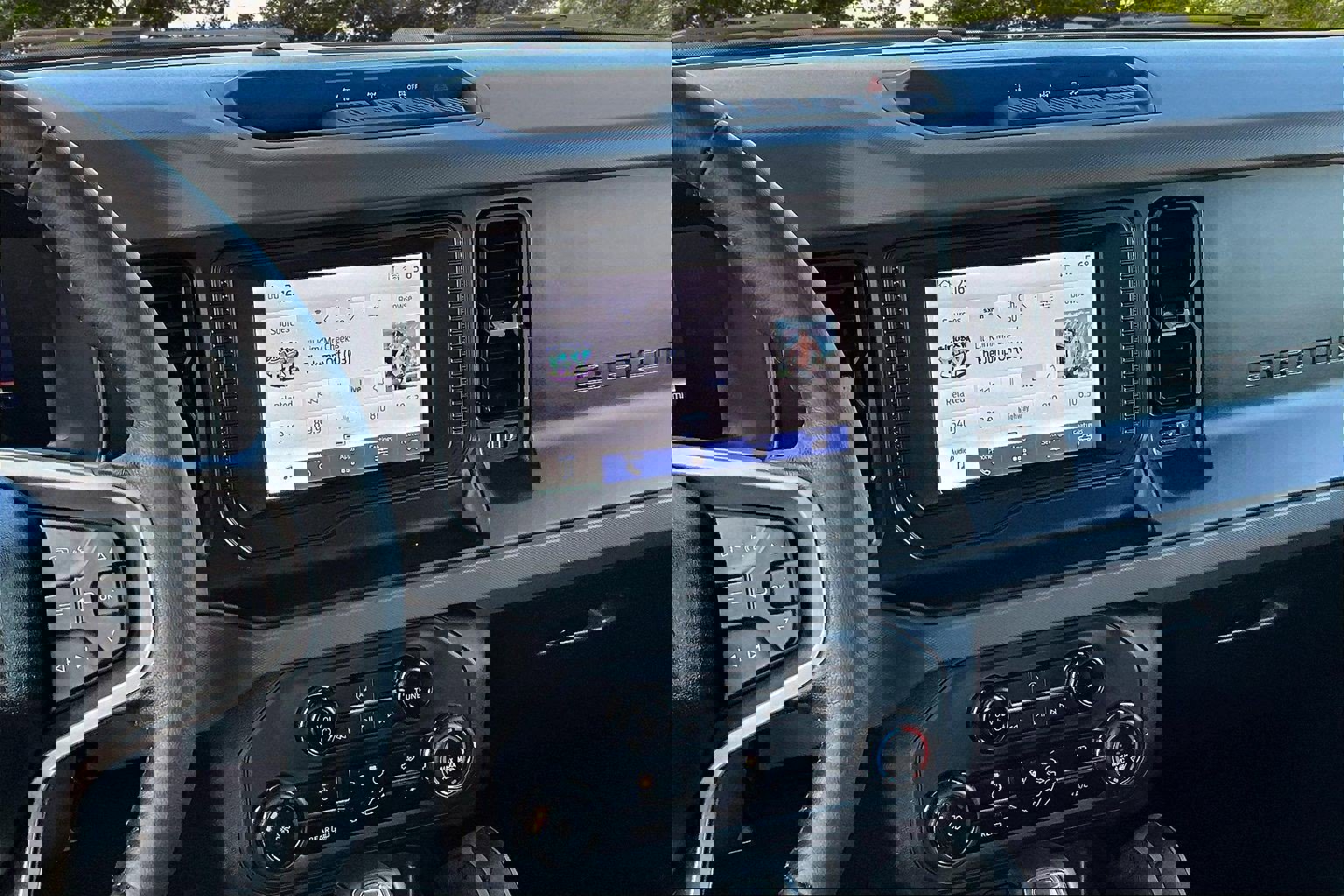 Used 2023 Ford Bronco Big Bend image 9