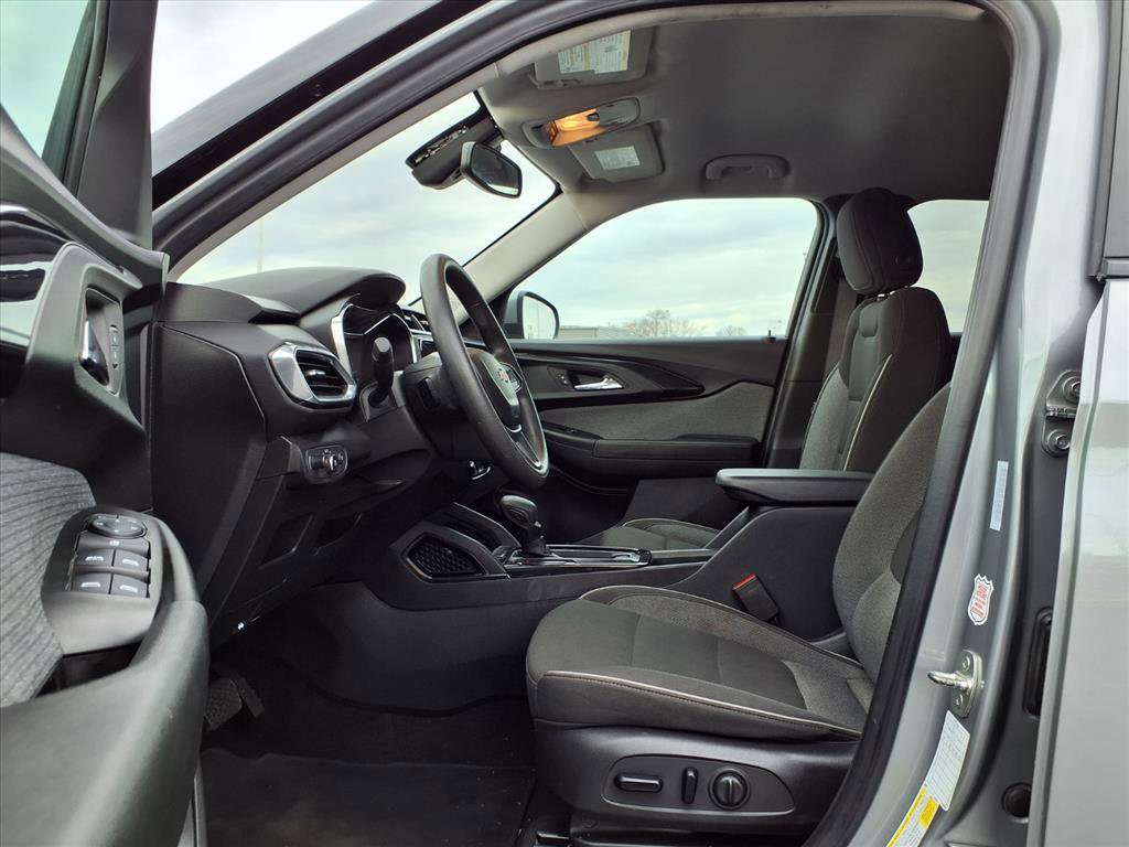 Used 2023 Chevrolet TrailBlazer LT w/ Convenience Package AWD/4WD image 21