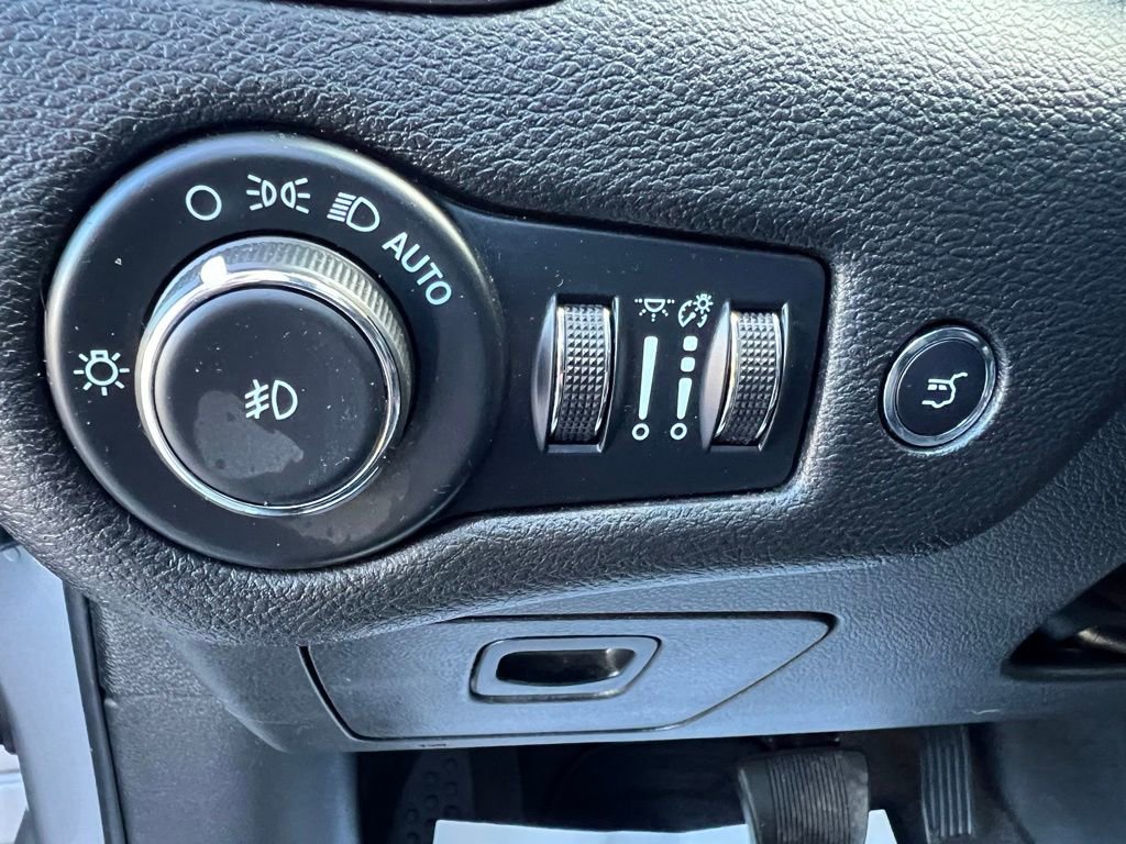 Used 2022 Jeep Cherokee Limited image 34