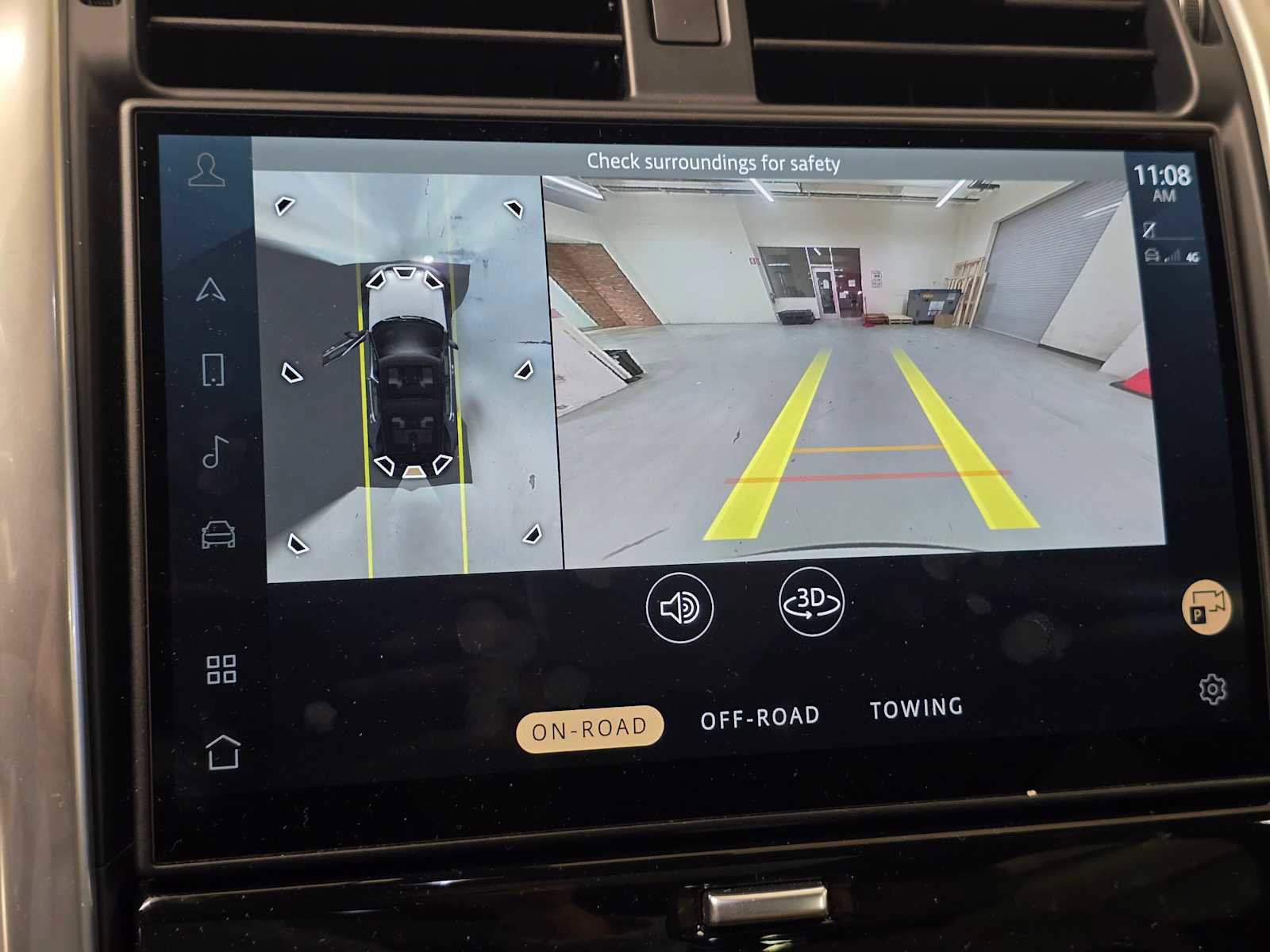 Used 2025 Land Rover Discovery Dynamic SE image 33