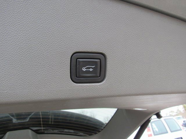 Used 2024 Cadillac XT6 Premium Luxury w/ Technology Package image 38