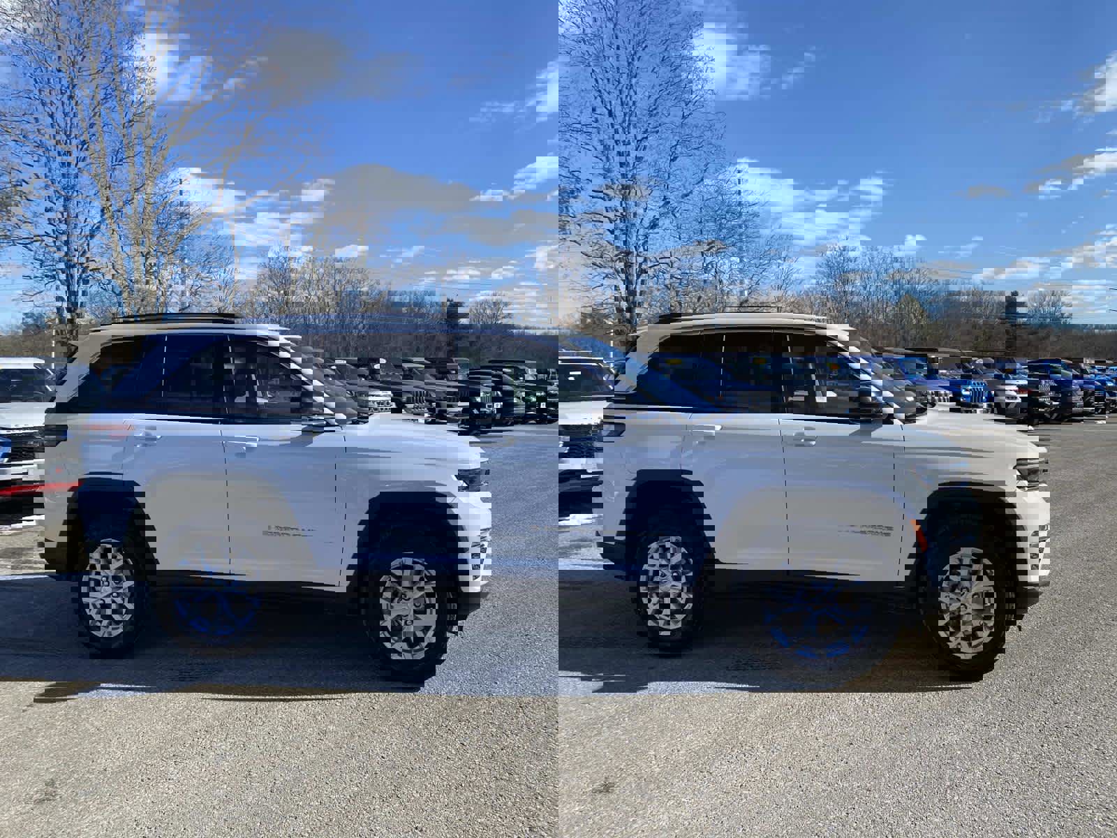 Certified 2023 Jeep Grand Cherokee Limited image 2