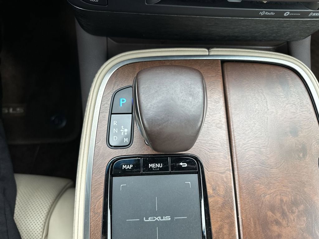 Used 2019 Lexus LS 500 w/ Accessory Package (Z2) RWD image 27