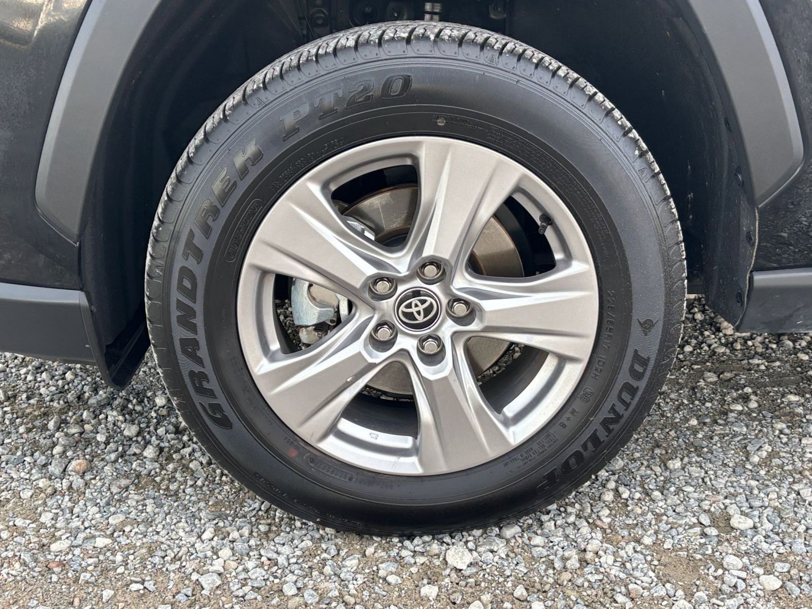 Used 2025 Toyota RAV4 XLE image 25