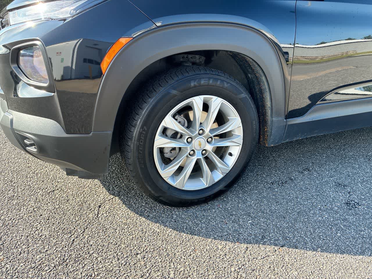 Used 2023 Chevrolet TrailBlazer LS FWD image 29