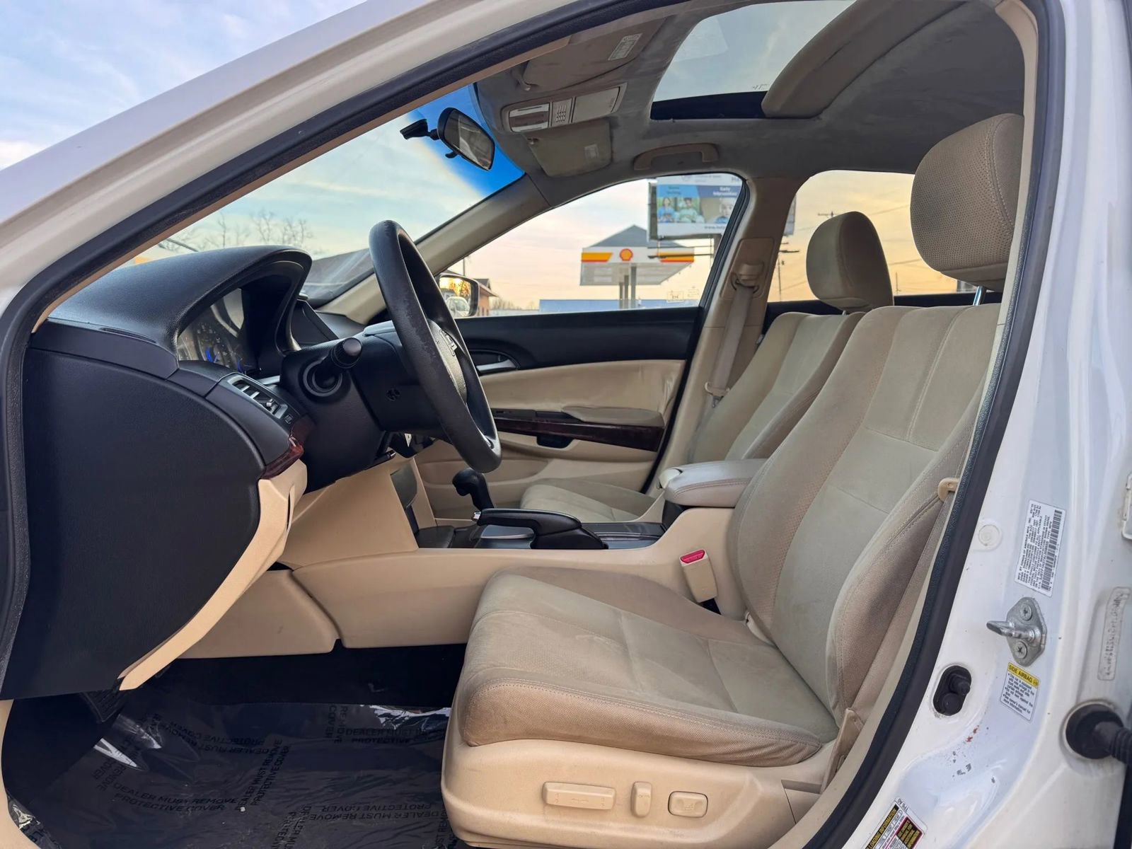 Used 2010 Honda Crosstour EX image 17