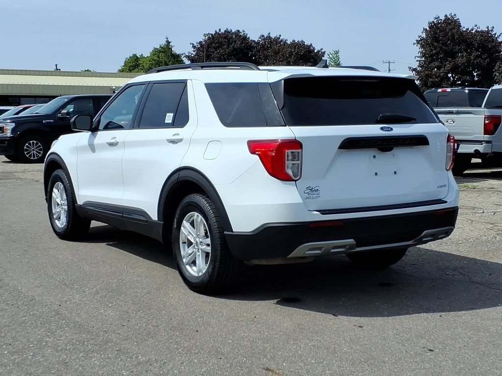 Used 2023 Ford Explorer XLT w/ Equipment Group 202A AWD/4WD image 3