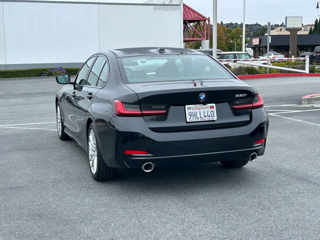 Used 2023 BMW 330i Sedan w/ Premium Package RWD image 3