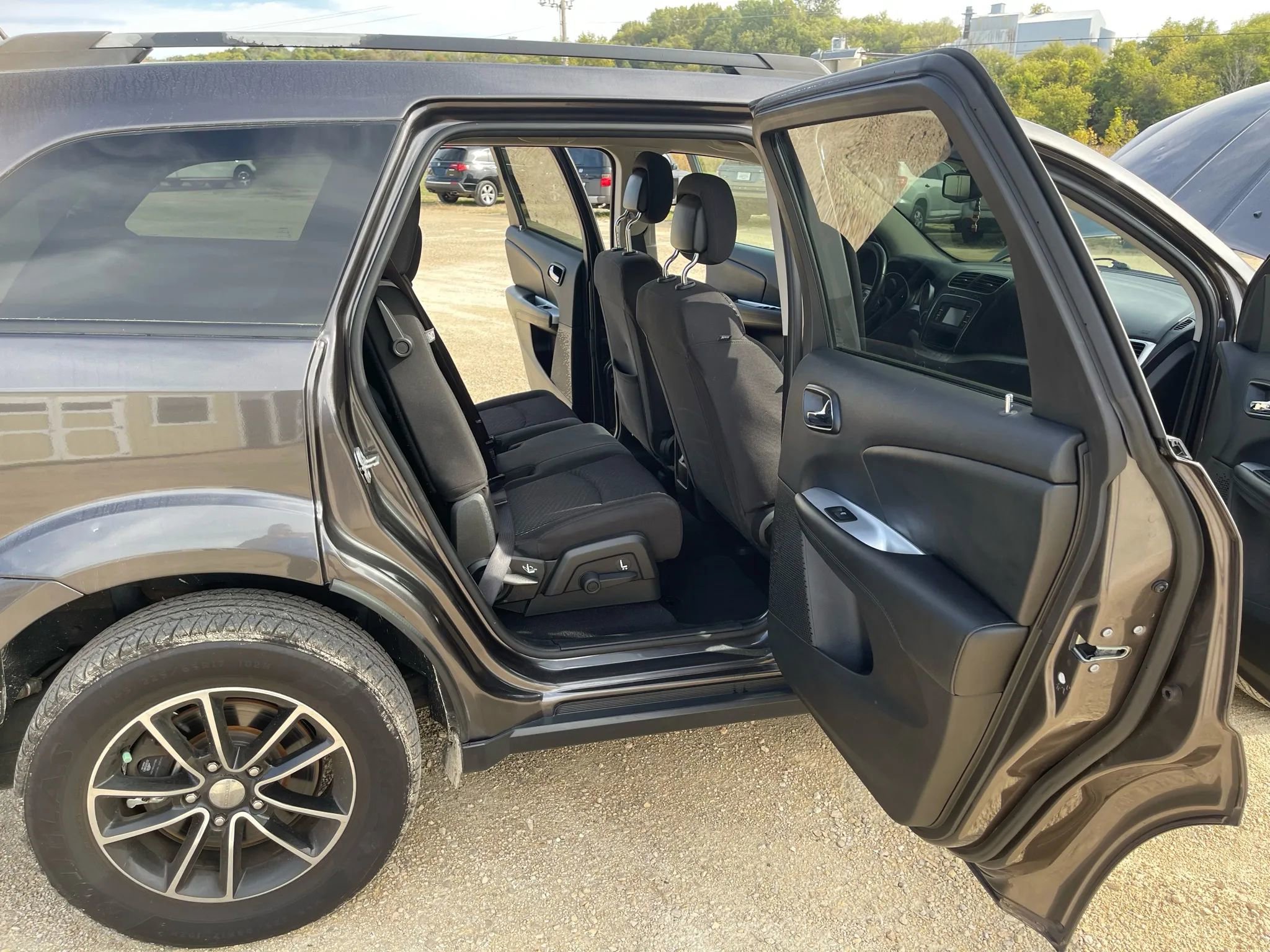 Used 2017 Dodge Journey SE w/ Popular Equipment Group image 12