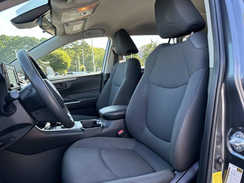 Used 2020 Toyota RAV4 LE w/ All Weather Liner Package AWD/4WD image 20