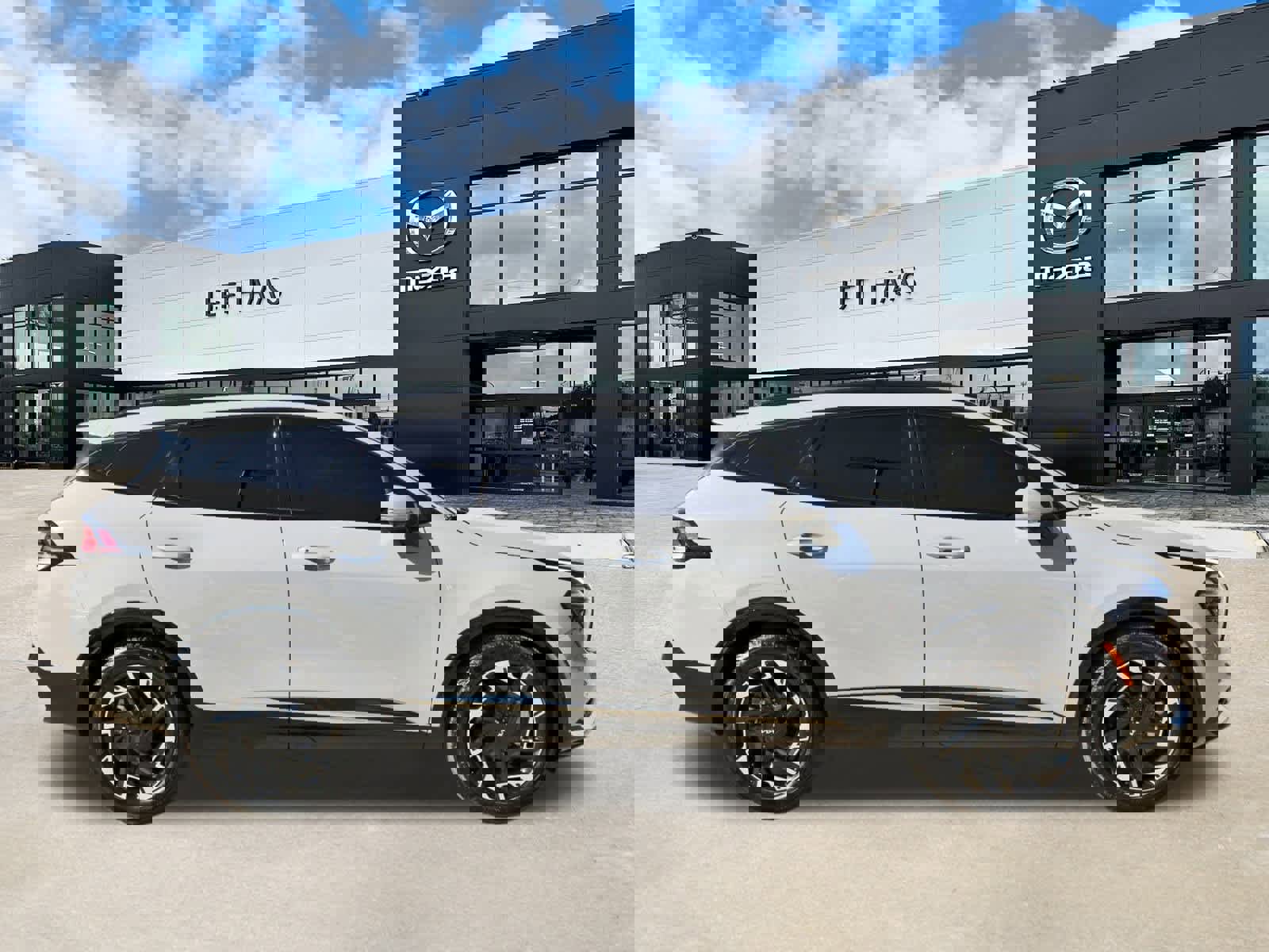 Used 2025 Kia Sportage SX image 5