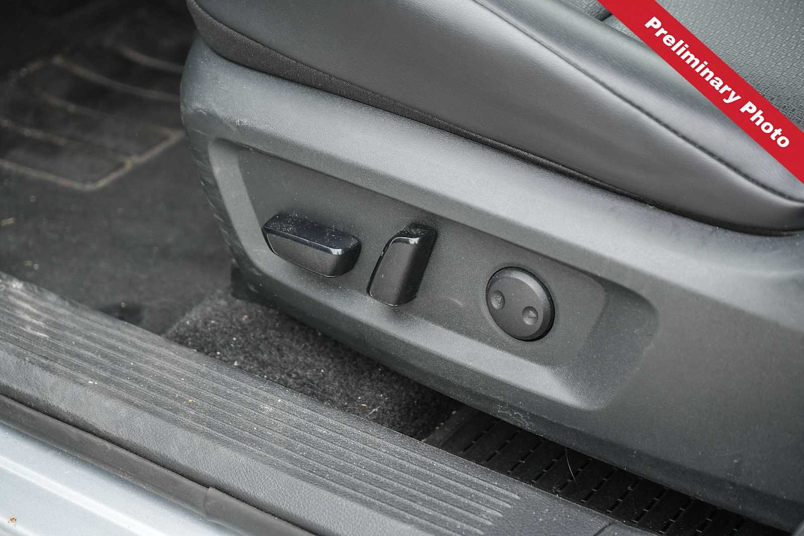 Used 2023 Nissan Rogue SV w/ SV Premium B Package FWD image 17