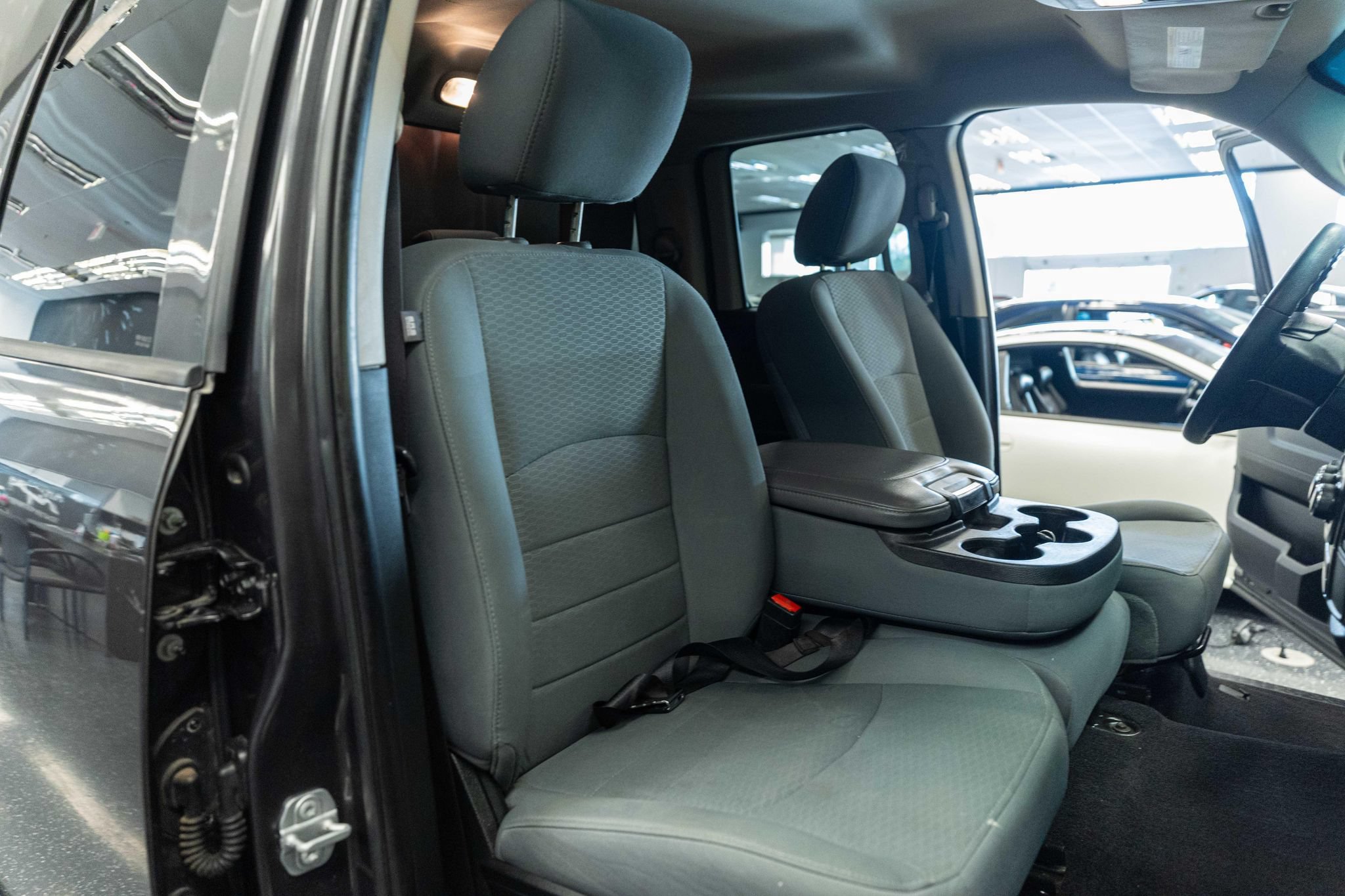 Used 2018 RAM 1500 Express RWD image 14