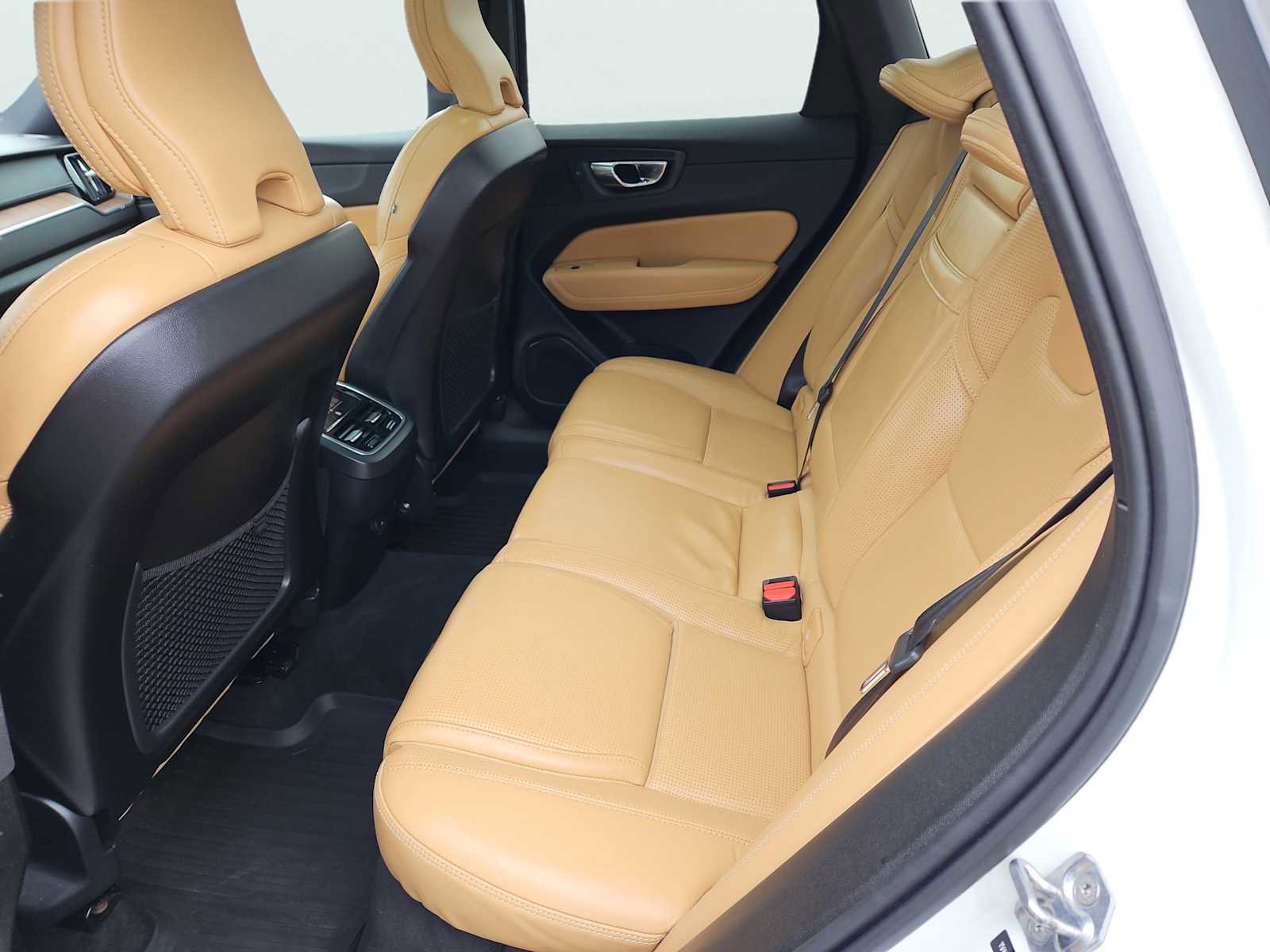 Used 2021 Volvo XC60 T5 Inscription w/ Protection Package Premier image 36