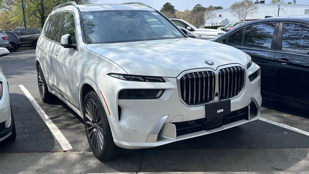 Used 2023 BMW X7 xDrive40i w/ Premium Package image 1