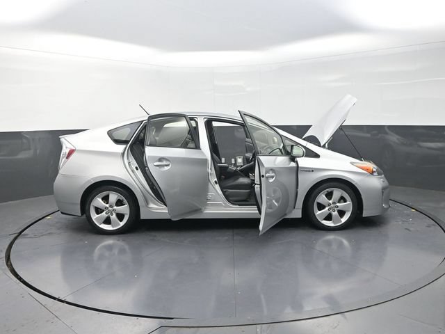 Used 2015 Toyota Prius Five FWD image 37